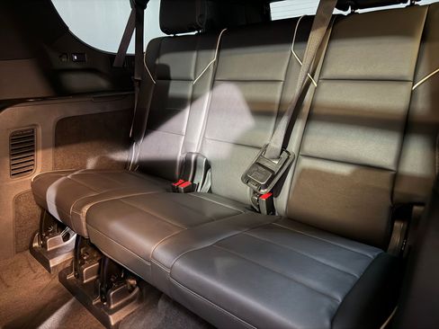 Used 2022 Cadillac Escalade ESV Premium Luxury RWD image 46