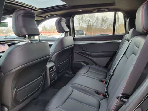 Used 2024 Jeep Wagoneer Launch Edition image 15