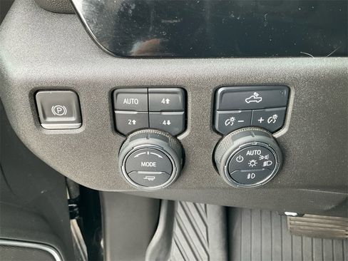 Used 2023 Chevrolet Silverado 1500 RST image 11