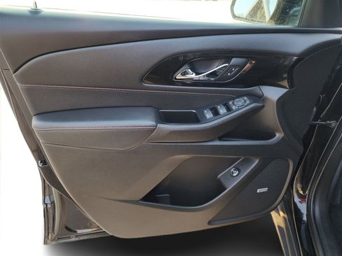 Used 2023 Chevrolet Traverse RS image 18