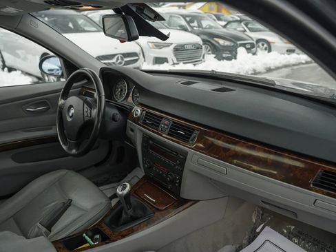 Used 2006 BMW 325i Sedan image 12