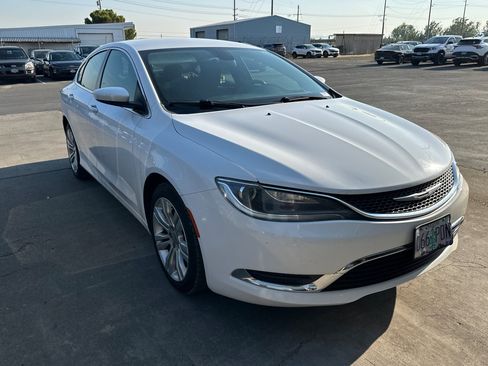 Used 2016 Chrysler 200 Limited w/ Convenience Group FWD image 2