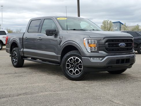 Certified 2022 Ford F150 XLT w/ Equipment Group 302A High image 39