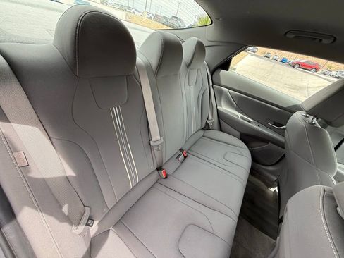 Used 2024 Hyundai Elantra SEL FWD image 16
