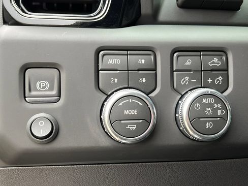 New 2026 GMC Sierra 1500 AT4 w/ Technology Package AWD/4WD image 33