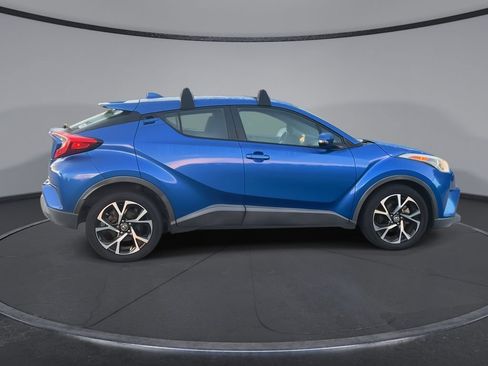Used 2018 Toyota C-HR XLE FWD image 9