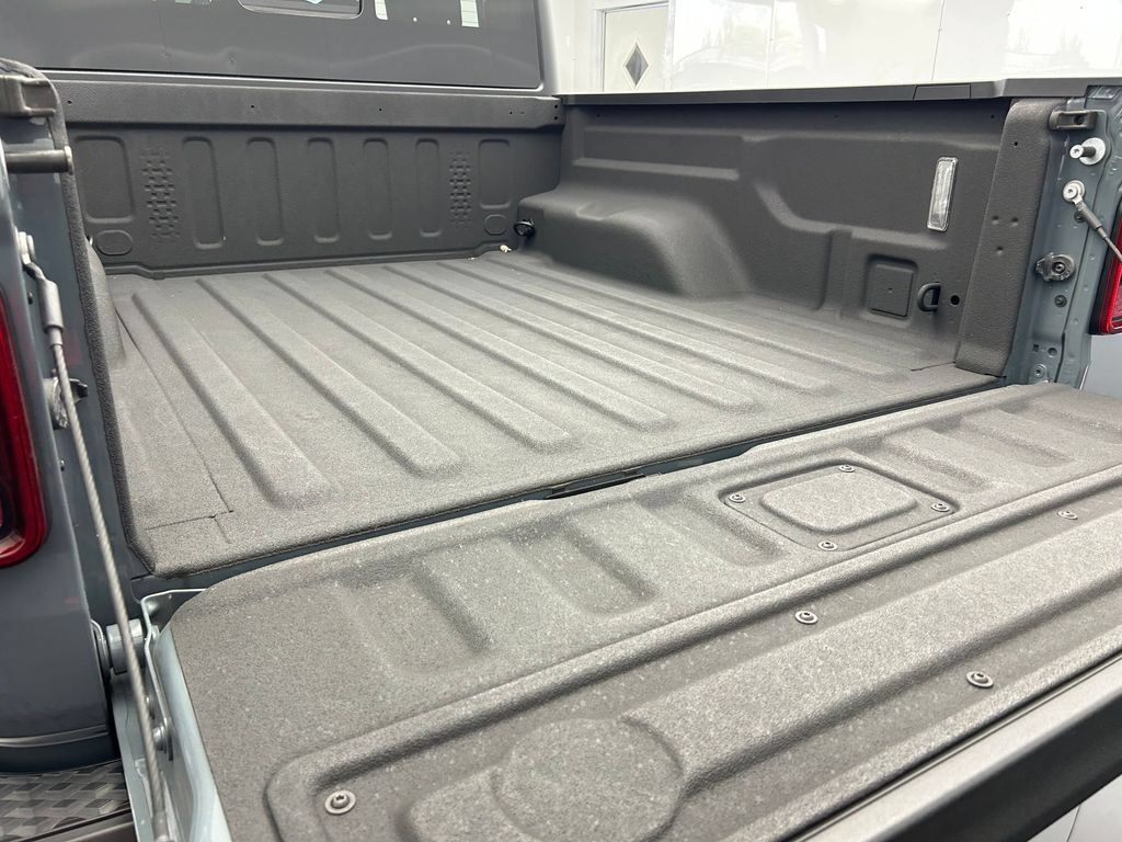 Used 2024 Jeep Gladiator Mojave AWD/4WD image 17