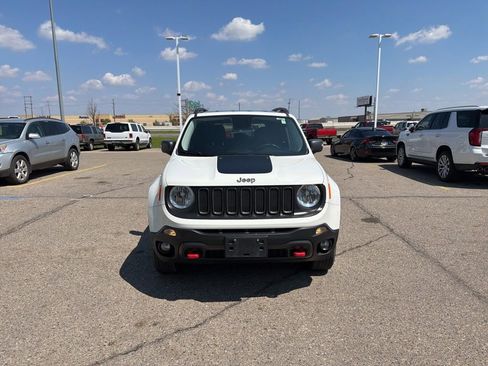 Used 2017 Jeep Renegade Trailhawk w/ Cold Weather Group II AWD/4WD image 9