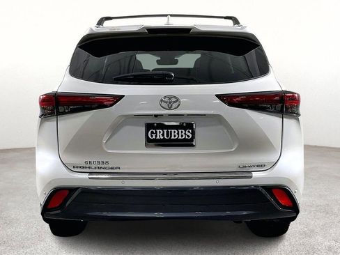 Used 2021 Toyota Highlander Limited image 6