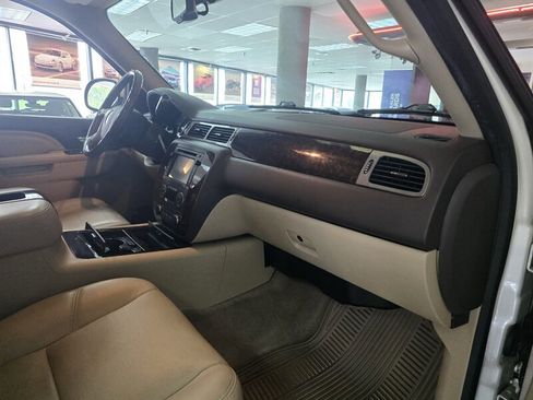Used 2013 GMC Yukon Denali AWD/4WD image 14
