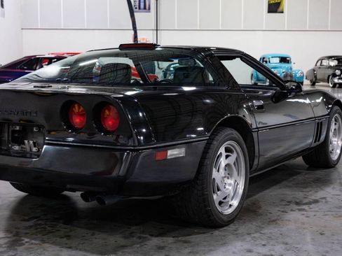 Used 1990 Chevrolet Corvette Coupe RWD image 36