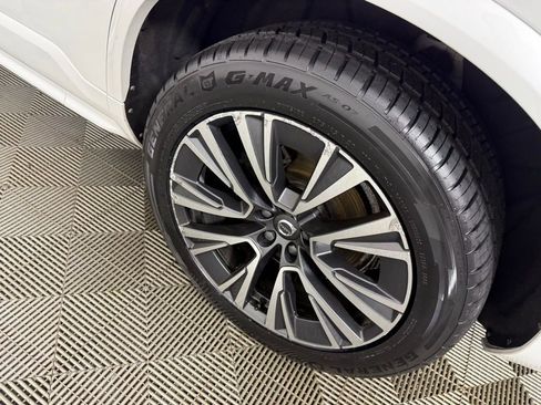 Used 2020 Volvo XC90 T5 Momentum image 12