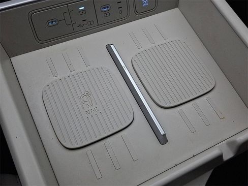 Used 2024 Hyundai Santa Fe Limited image 28