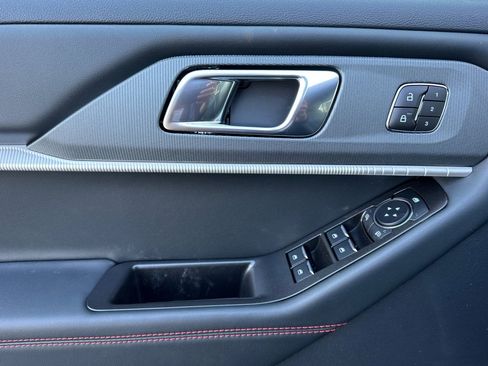 New 2026 Ford Explorer ST-Line image 19