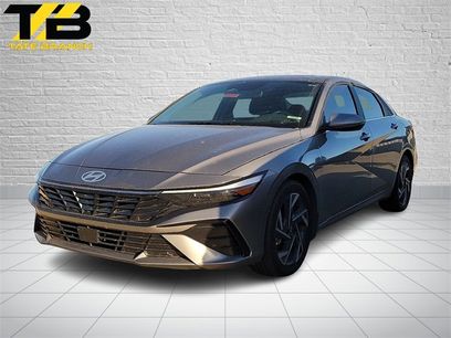 Used 2024 Hyundai Elantra SEL w/ Convenience Package