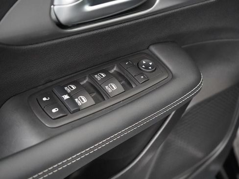 New 2026 Chrysler Pacifica Select AWD/4WD image 21