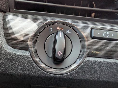 Used 2021 Volkswagen Passat 2.0T R-Line image 29