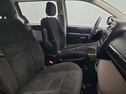 Used 2015 Dodge Grand Caravan American Value Package image 21