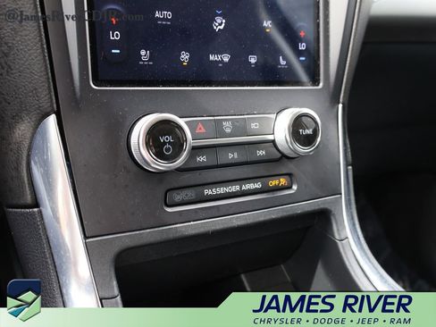 Used 2024 Ford Edge Titanium AWD/4WD image 37