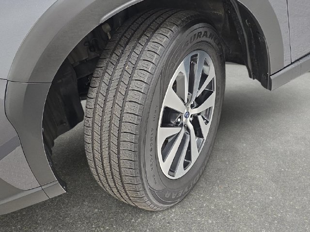 Used 2023 Subaru Outback Premium AWD/4WD image 29