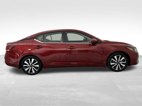 Used 2024 Nissan Sentra SV w/ SV Premium Package image 7