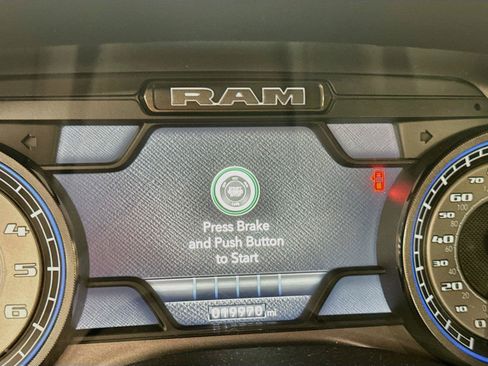 Used 2022 RAM 1500 Limited AWD/4WD image 3