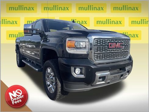 Used 2018 GMC Sierra 2500 Denali w/ Duramax Plus Package AWD/4WD image 1