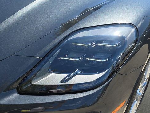 Used 2025 Porsche Panamera RWD image 35