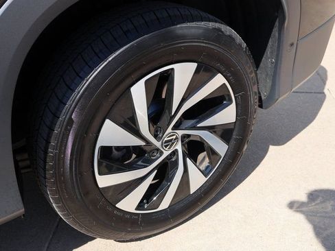 Used 2025 Volkswagen Tiguan S AWD/4WD image 36