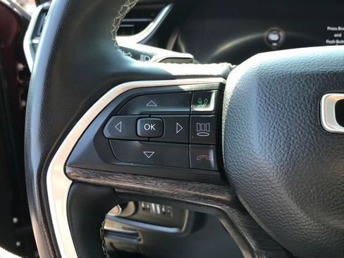 Used 2023 Jeep Grand Cherokee Limited AWD/4WD image 10