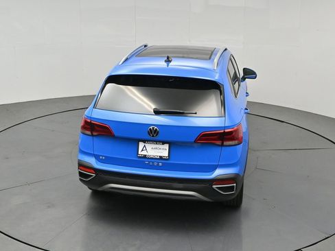 Used 2023 Volkswagen Taos SE w/ Panoramic Sunroof Package FWD image 40