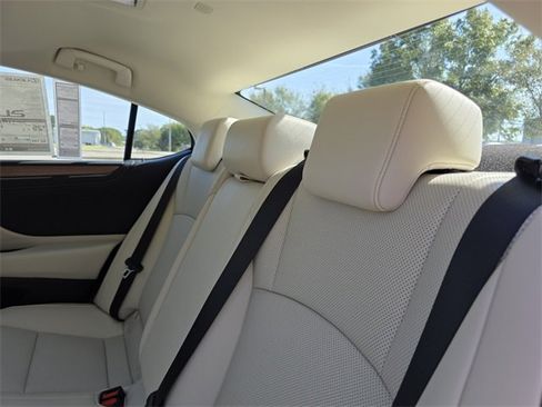 New 2025 Lexus ES 350 w/ Premium Package image 16