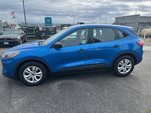 Used 2020 Ford Escape S image 2