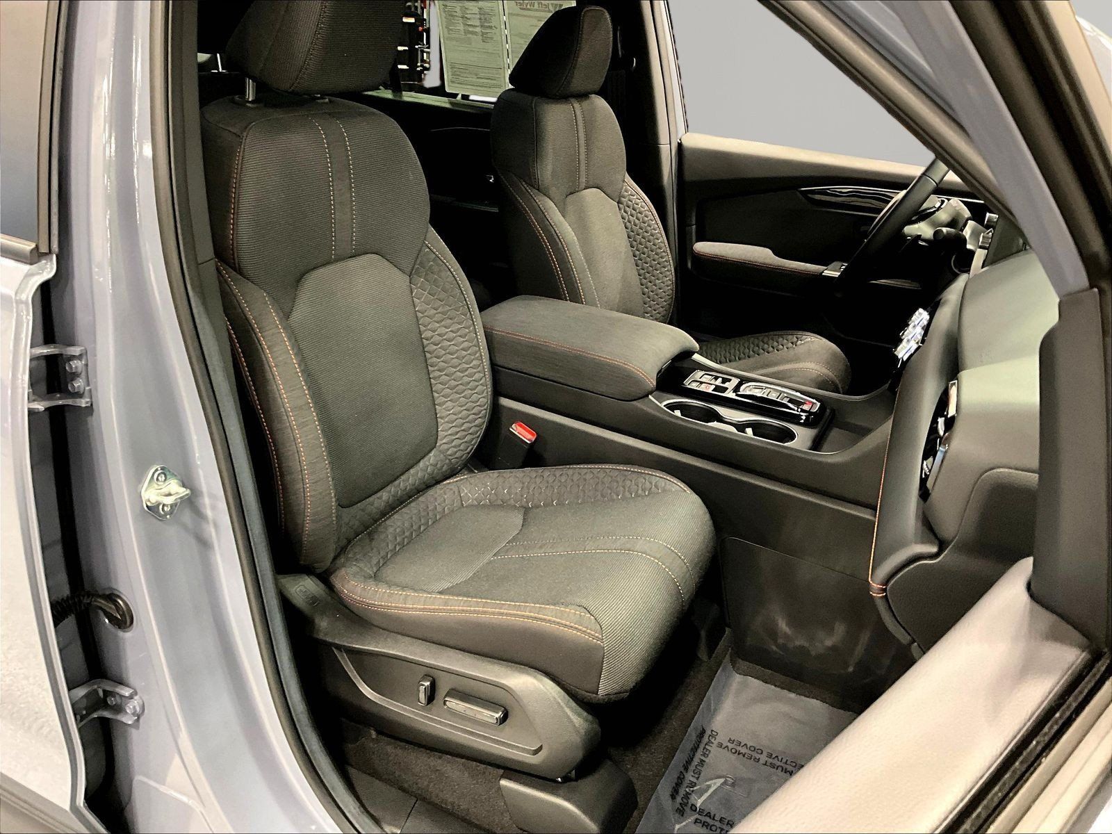Used 2025 Honda Pilot Sport image 29