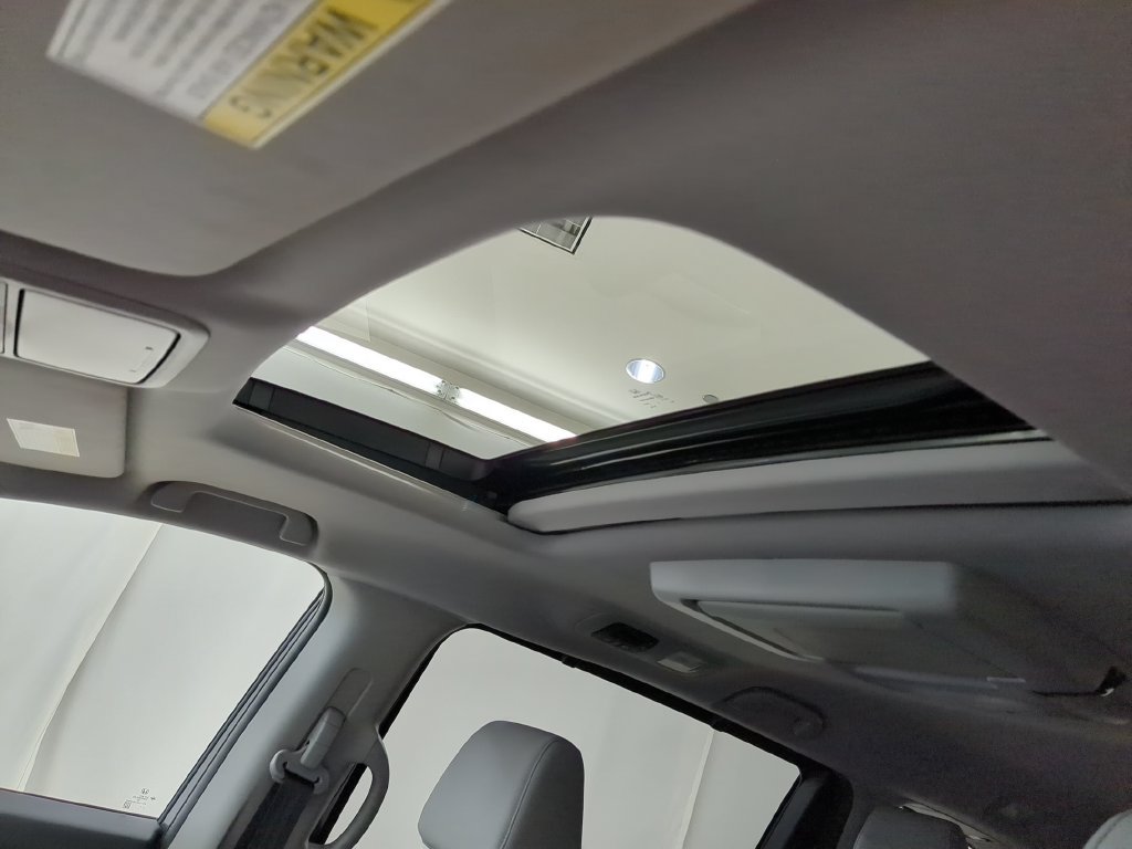Used 2018 Honda Odyssey Touring image 17