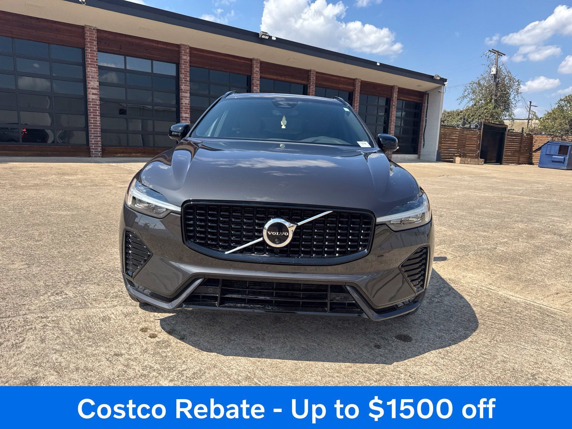 Used 2024 Volvo XC60 B5 Plus w/ Protection Package Premier AWD/4WD image 2