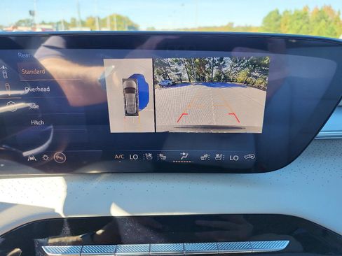 Used 2026 Buick Enclave Avenir w/ Super Cruise Package AWD/4WD image 16