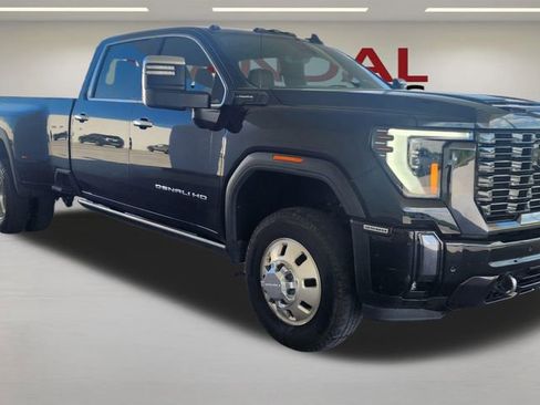 Used 2024 GMC Sierra 3500 Denali Ultimate AWD/4WD image 3