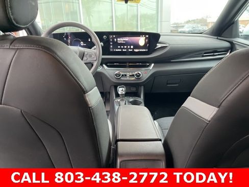 Used 2024 Buick Envista Preferred w/ Convenience II Package image 16