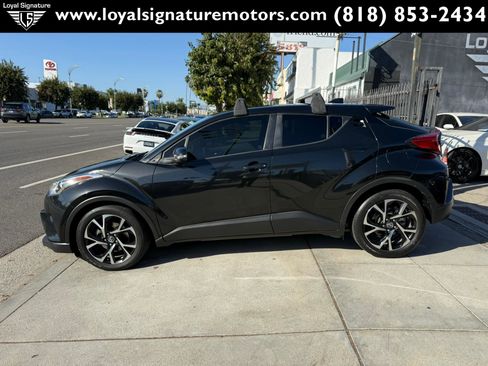 Used 2019 Toyota C-HR XLE image 4