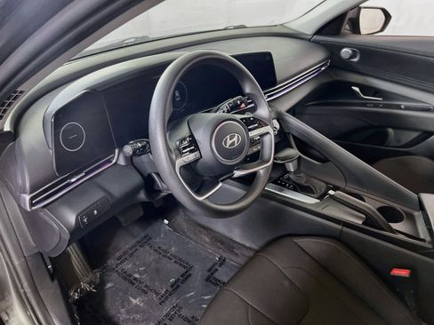 Used 2024 Hyundai Elantra SEL image 9
