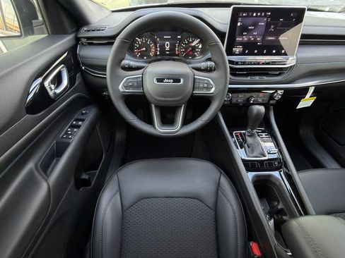New 2026 Jeep Compass Latitude AWD/4WD image 11