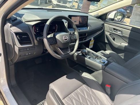New 2026 Nissan Rogue Platinum AWD/4WD image 11
