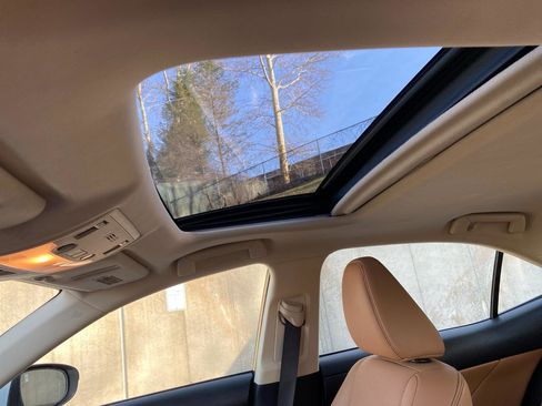 Used 2014 Lexus IS 250 AWD w/ Navigation Package image 19