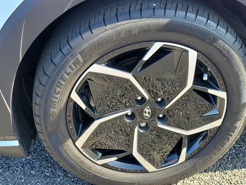 Certified 2024 Hyundai Ioniq 5 SEL RWD image 7