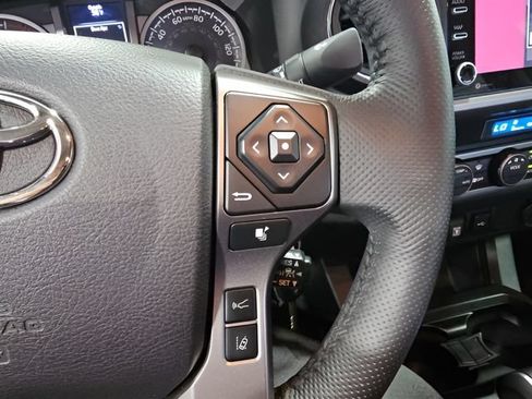 Used 2021 Toyota Tacoma SR5 RWD image 19