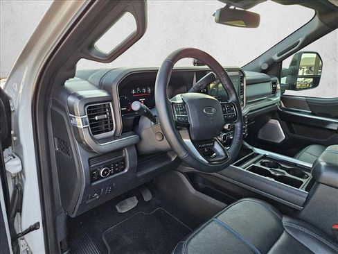 Used 2025 Ford F250 Platinum w/ Tremor Off-Road Package AWD/4WD image 9