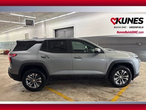 Used 2025 Chevrolet Equinox LT AWD/4WD image 12