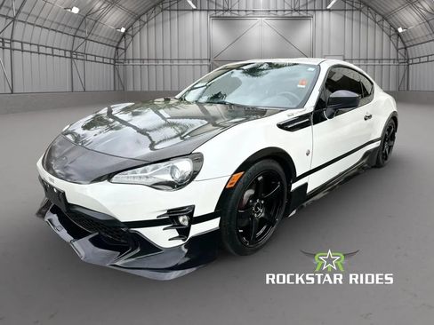 Used 2017 Toyota 86 860 Special Edition RWD image 9
