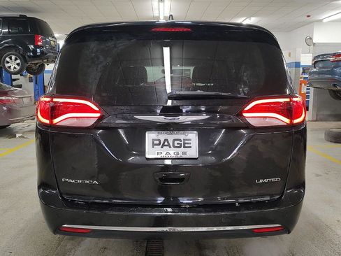Used 2019 Chrysler Pacifica Limited image 32